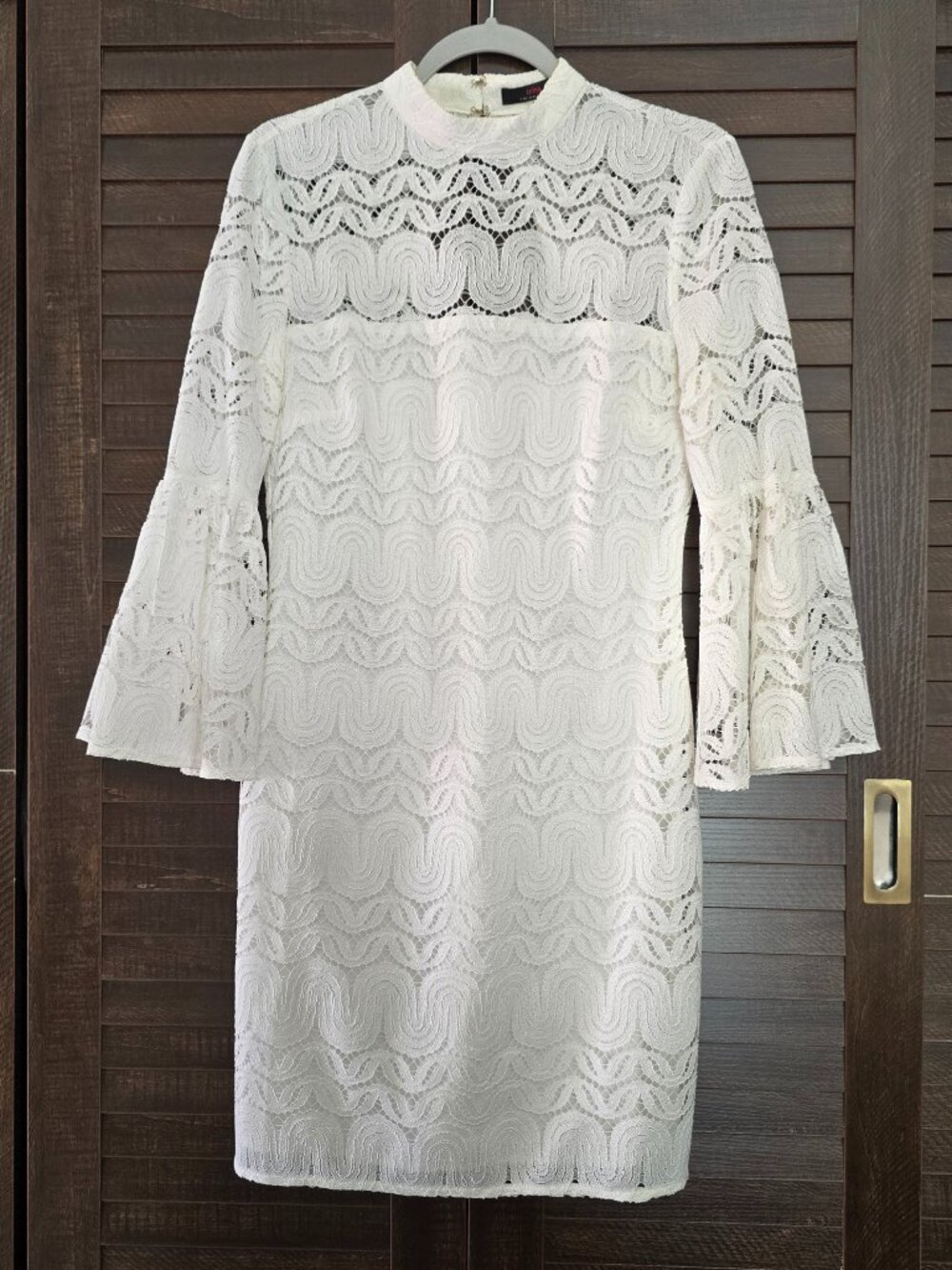 Trina Turk White Lace Bell Sleeve Keyhole Back Mini Shift Dress Size 4